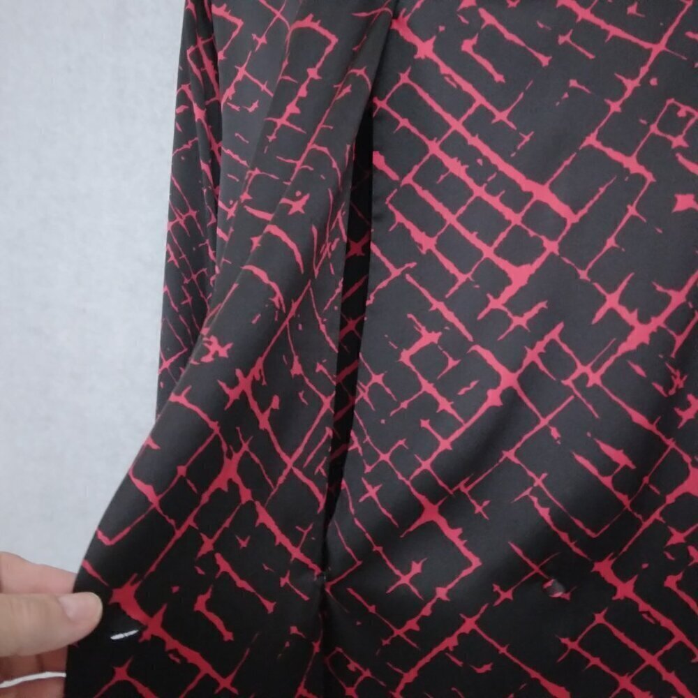 Vintage 100% Silk Loose Fit Front Button Blouse Red Black Doncaster | Size 16 - Picture 4 of 7